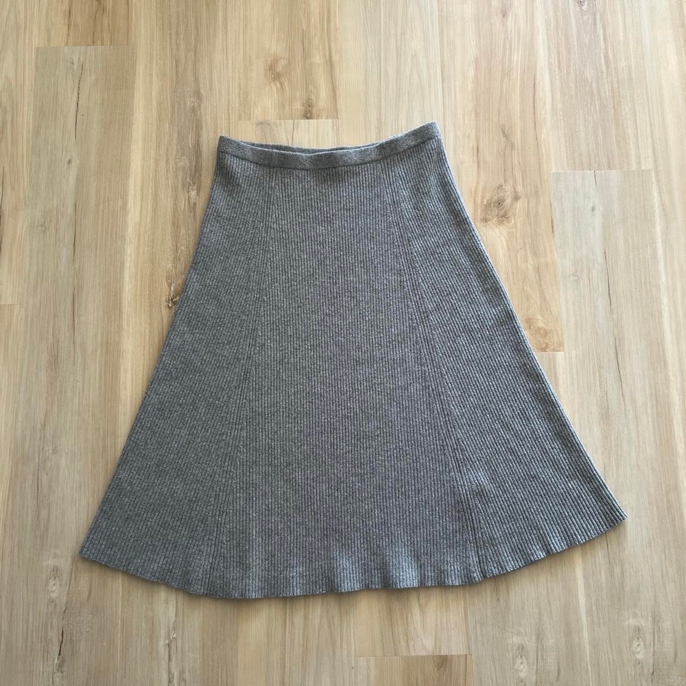 Banana Republic Grey midi skirt with elastic waistband, Women's Medium - Picture 1 of 3